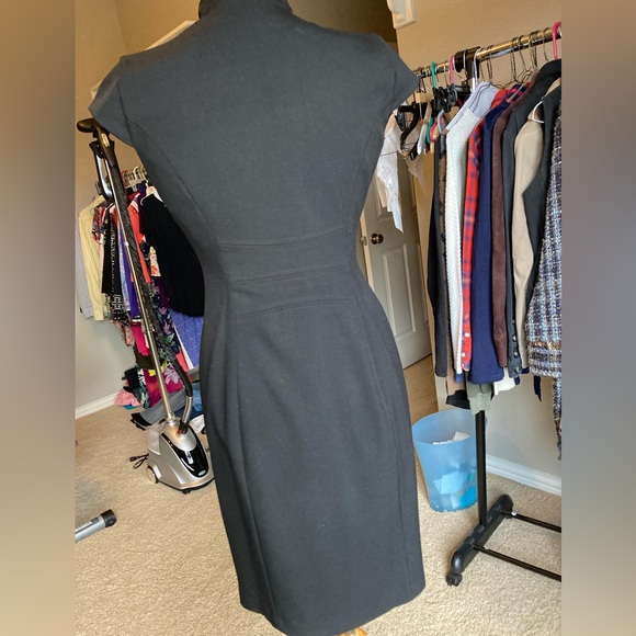 Calvin Klein LBD with mandarin collar and snap closure, size 4 - Picture 8 of 13